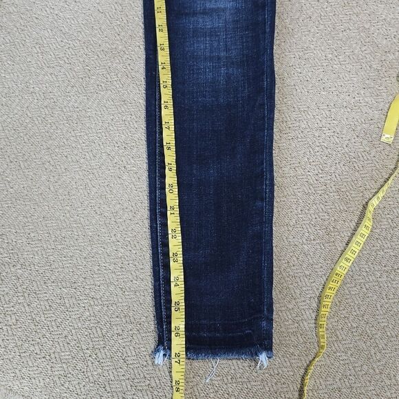 Two By Vince Camuto Mid-Rise Frayed Hem Skinny Jeans - Size 0/25 - Picture 12 of 14